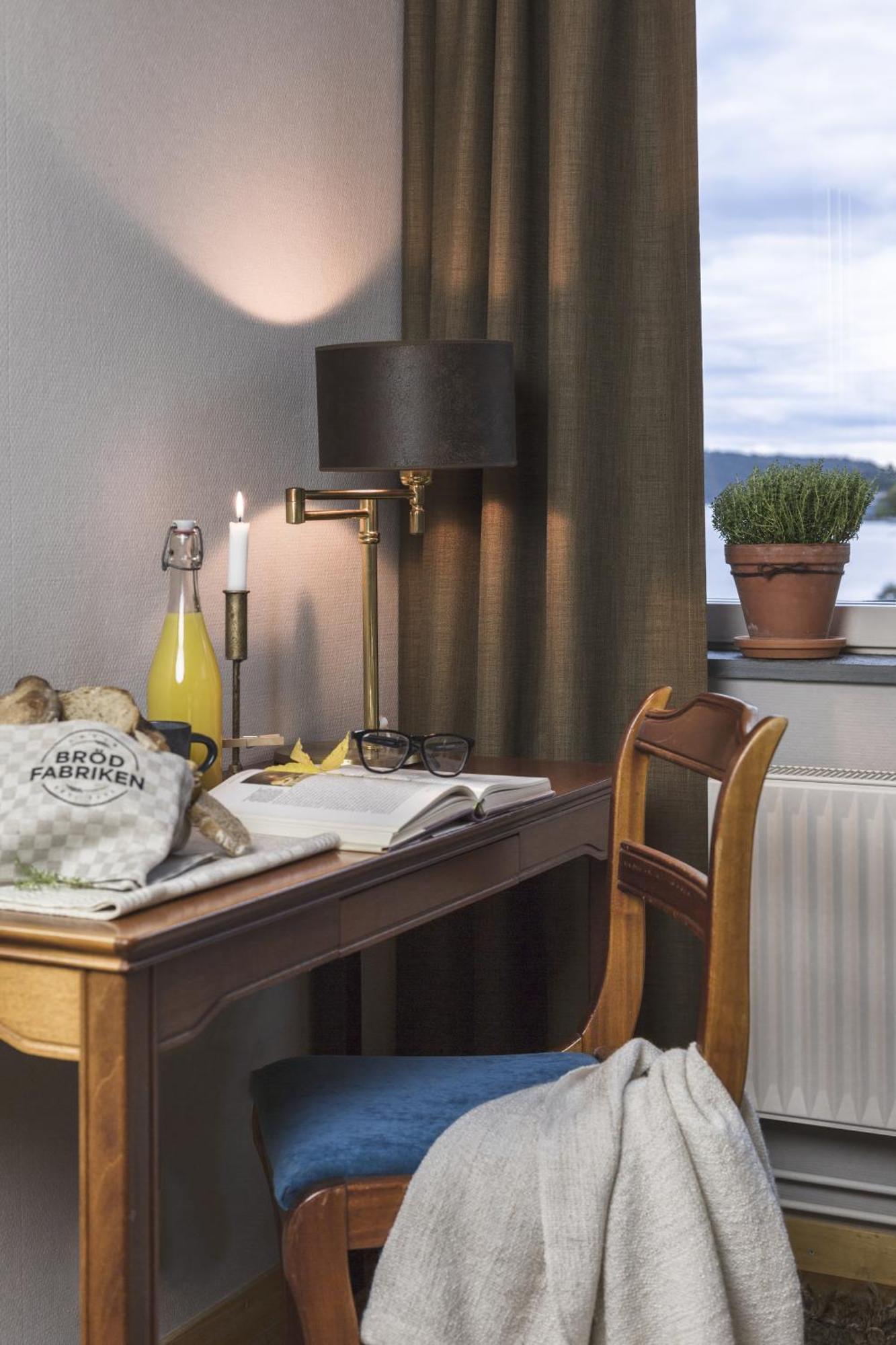 Standard Queen Room (Excluding Spa)